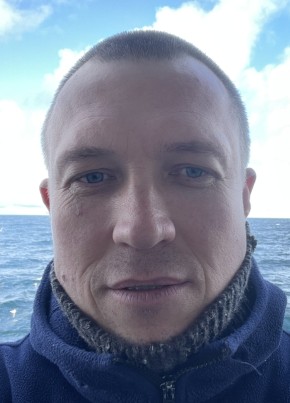 Александр из Бологое 42 года