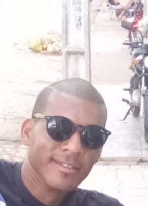 Alberes, 38, República Federativa do Brasil, Recife