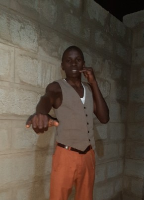 El-Shafic из Kampala 18 лет
