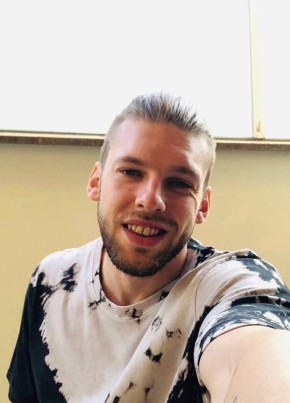 Лев из Санкт-Петербурга 42 года