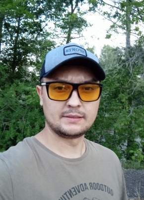 Гена Ремнëв, 32, Россия, Гай