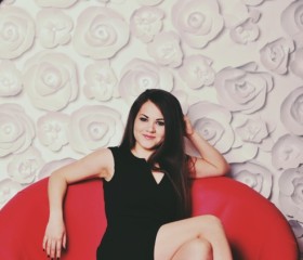 Julie, 34, Shanghai