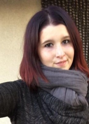 Emilie, 33, République Française, Arles
