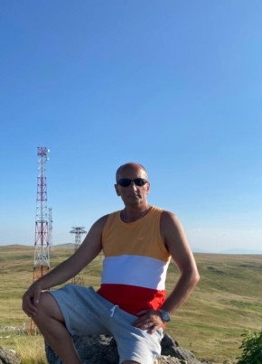 Ionut, 52, Romania, Reșița