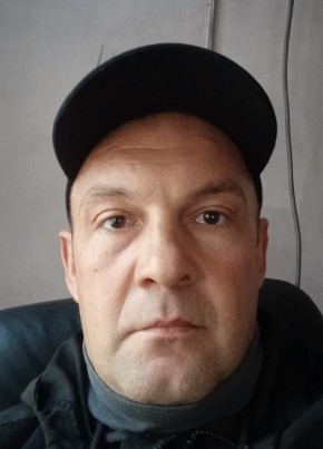 Artem, 40, Russia, Enem