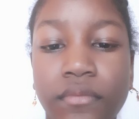 Lamia , 25, Mamoudzou