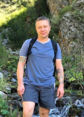 Константин из Барнаула 48 лет