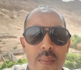 Alaa, 35, Tahta