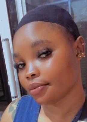 Sierra из Freetown 24 года