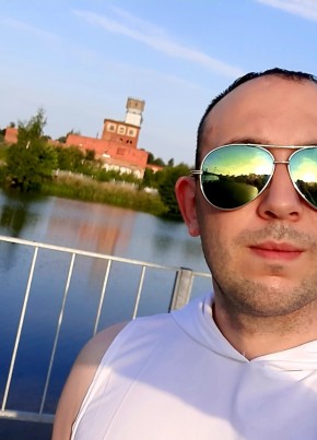 Иван, 32, Россия, Кондрово