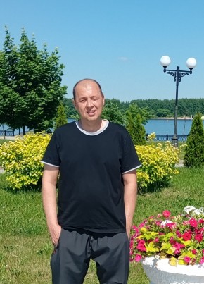 Роман из Москвы 47 лет
