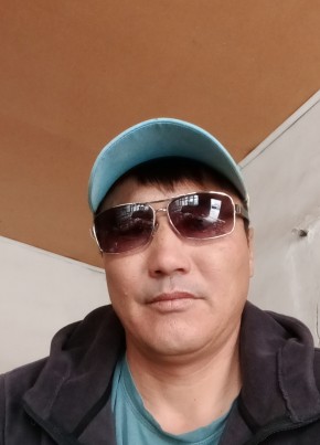 Канат из Астаны 44 года