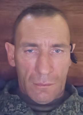 Владимир из Луги 46 лет