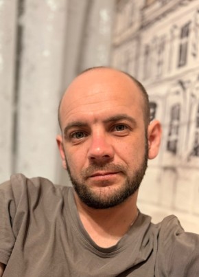 Михаил из Геленджика 32 года