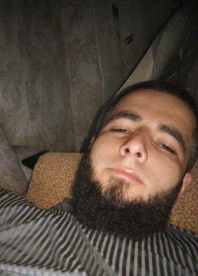 Руслан из Дагестанские Огни 32 года