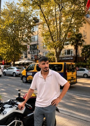 Stes из İstanbul 26 лет