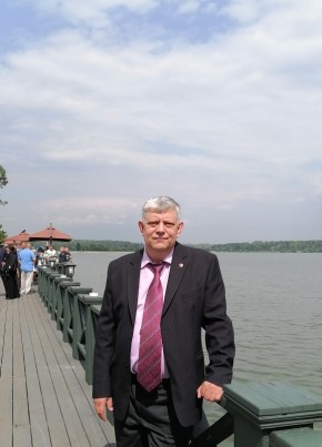 Олег из Подольска 58 лет
