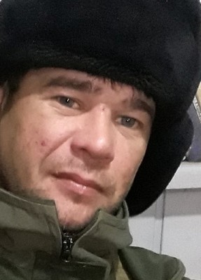 Илья, 38, Россия, Североуральск