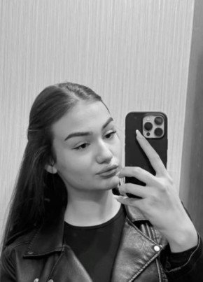 Аделина из Paris 21 год