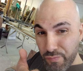 Franco, 32, Sassari