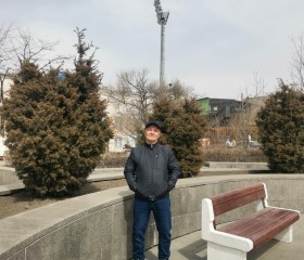 Олег, 55 лет, Артем