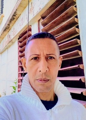 Roberto oliva из La Habana 51 год