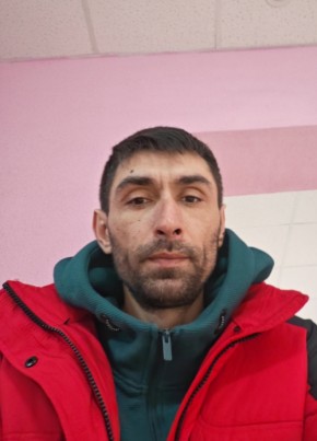 Роман из Москвы 37 лет