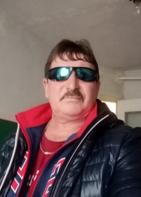 Владимир, 65, Россия, Саратов