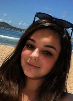 Vitória Souza из Novo Hamburgo 18 лет
