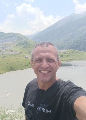 Инал из Горячого Ключа 46 лет