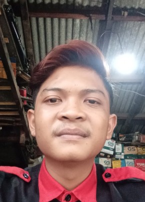 AKMAL ALFITO DIN, 27, Indonesia, Tangerang Selatan