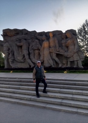 And из Москвы 59 лет