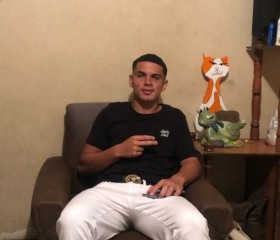 Antony, 18, Canas