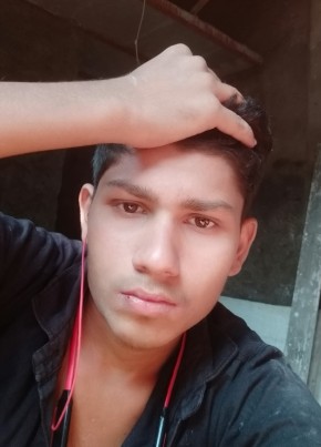 Javed, 19, India, Mumbai