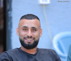 Omar, 25, Tel Aviv