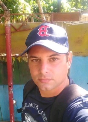 ARIEL, 30, República de Cuba, La Habana
