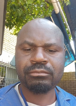 Theo sizwe из Windhoek 49 лет