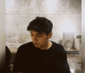 Andy, 25, Candi Prambanan