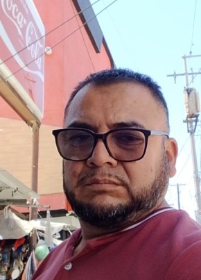 Ricardo Guillen из Saltillo 44 года