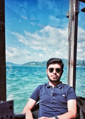 Ömer Kahraman, 36, Türkiye Cumhuriyeti, İstanbul