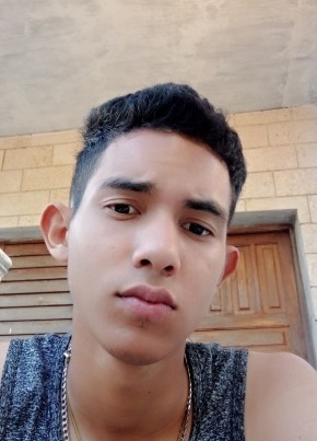 Adrián, 20, República de Cuba, Cienfuegos