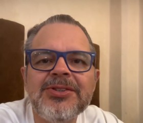 Hawkins lit, 59, Montreal