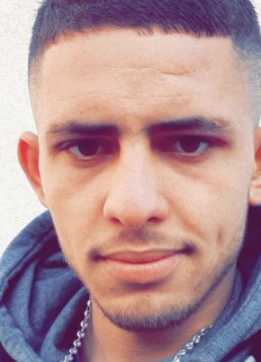 oussama, 27, République Française, Saint-Florent