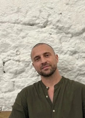 Максим из Новосибирска 39 лет