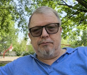 Mikhail, 66, Moscow