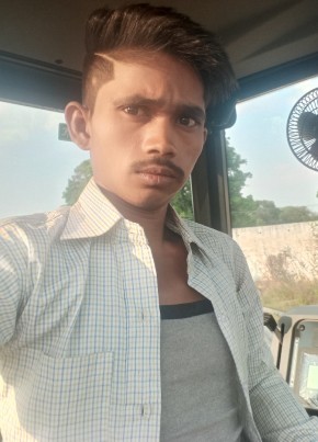 Rajkumar, 18, India, Mauganj