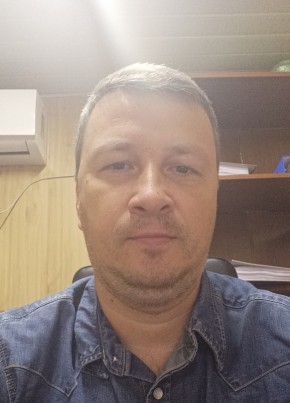 Михаил из Воронежа 42 года