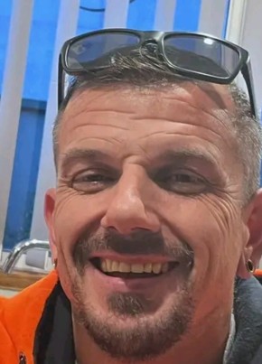 Stacy Shane из Newcastle 44 года