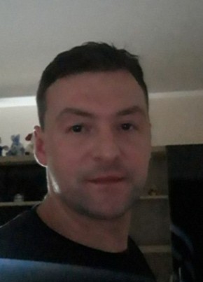 Cosmin, 36, Romania, Piatra Neamț