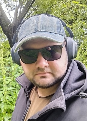 Михаил из Угры 27 лет